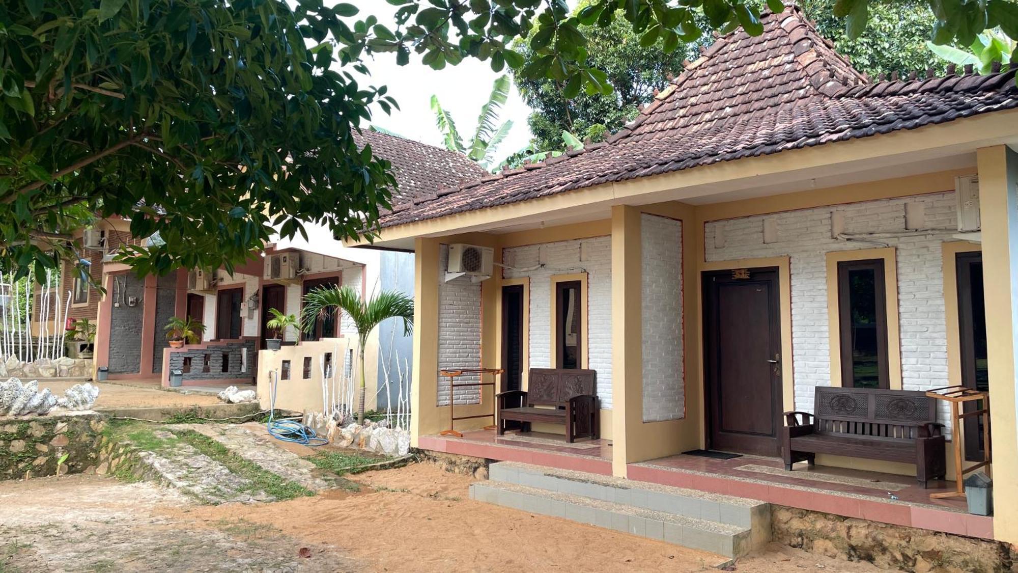 Mangrove Inn Karimunjawa Eksteriør billede